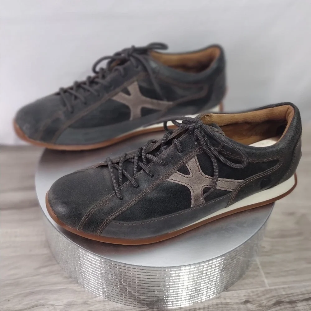Born Men's Black and Brown Casual Shoes size 9.5 pre owned Exellent good cond